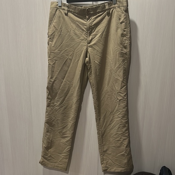 Under armour golf pants 34/32 fit like a 32/32 - Picture 4 of 6